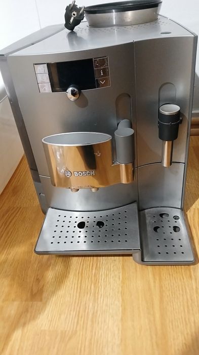 Aparate de cafea de vânzare.