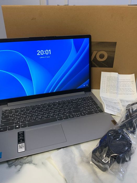 Ноутбук Lenovo 2025