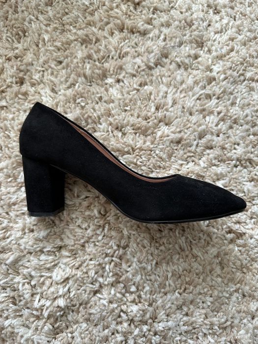 Продам туфли и кроссовки