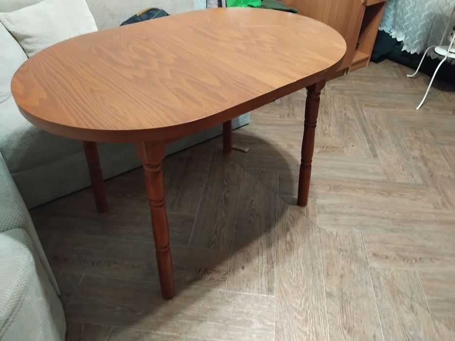 Маса  елипса разтегателена