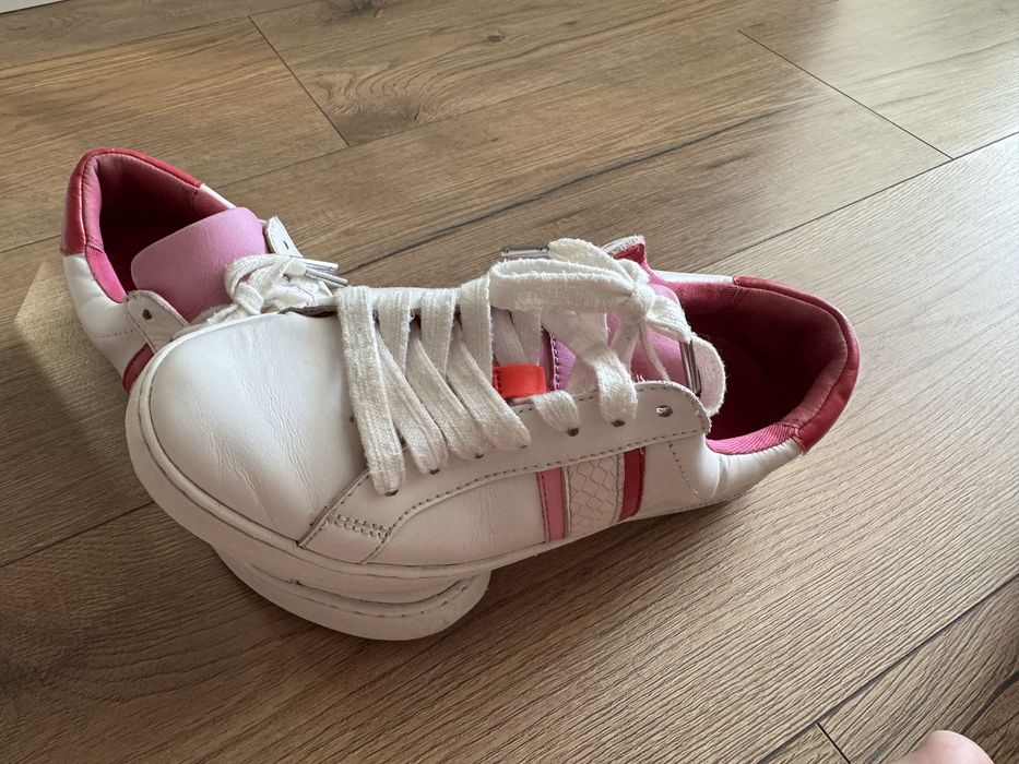 Кеды белые Michael Kors и кроссвоки Adidas