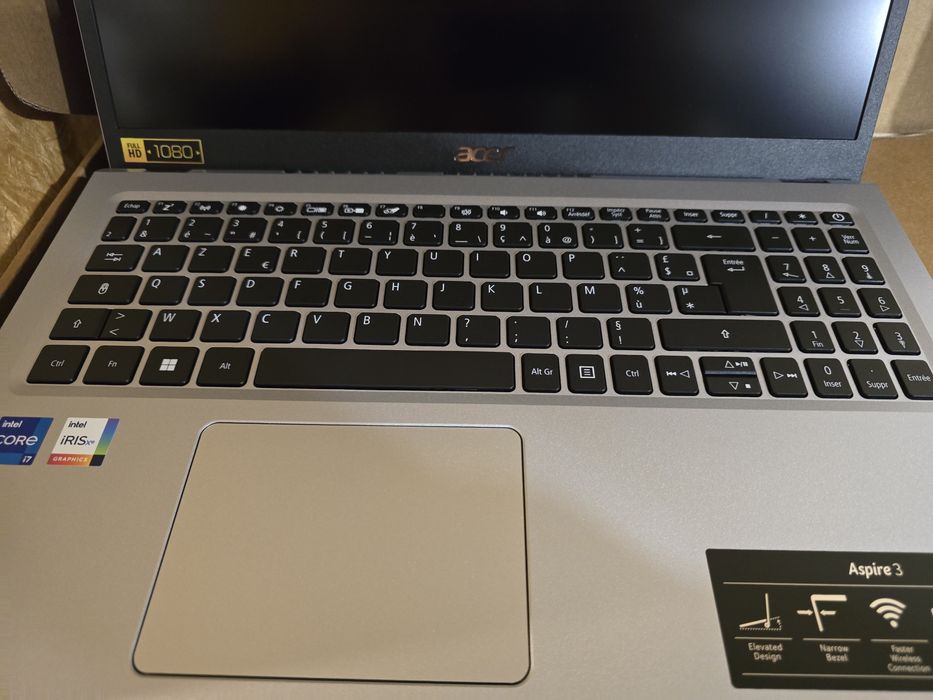 НОВ!!! Лаптоп Acer Aspire 3 A315-58-7122 с 15,6-инчов Full HD IPS екран (Intel Core i7-1165G7, 12 GB RAM,512 GB SSD,Windows 11)–AZERTY клавиатура,сив