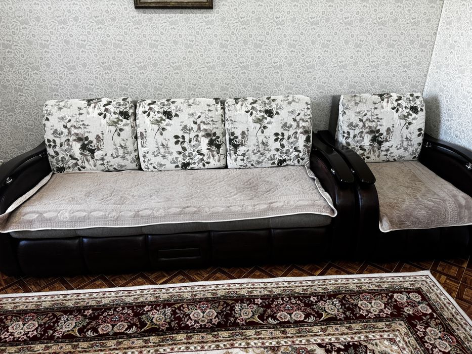 Мягкий уголок диван