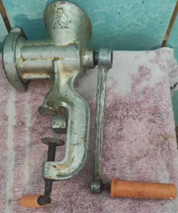 Ручная мясорубка