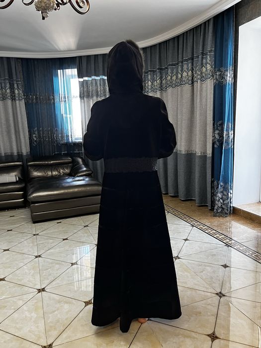 Продам шубу норковую