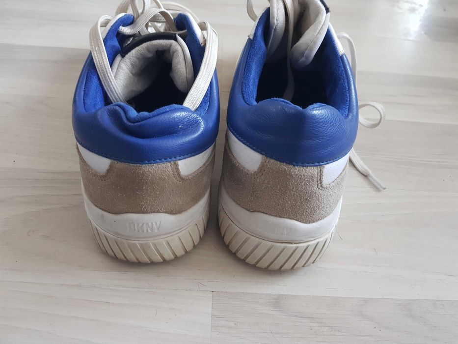 Sneakers DKNY – mărimea 43