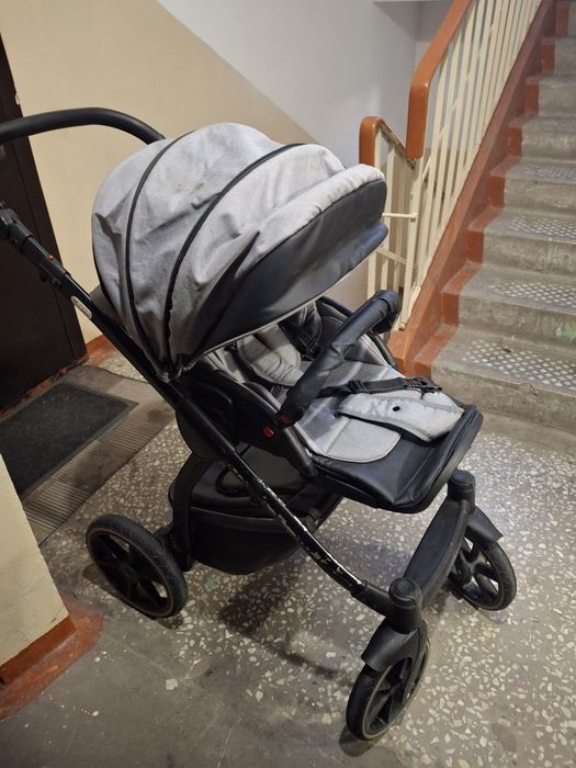 Продам коляску 3 в 1 б/у