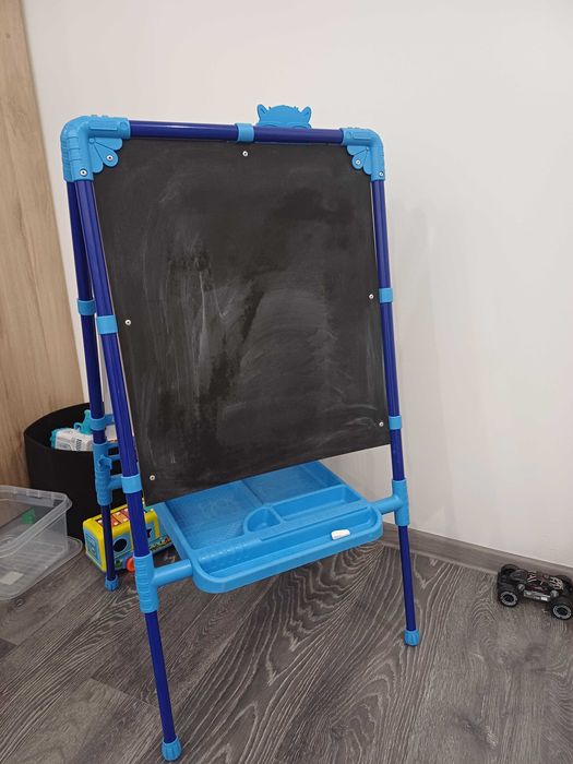 Мольберт детский. Доска для рисования детская.