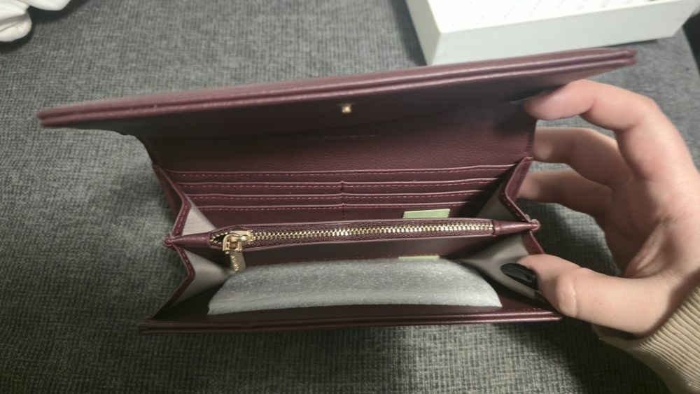 Големи дамски портмонета