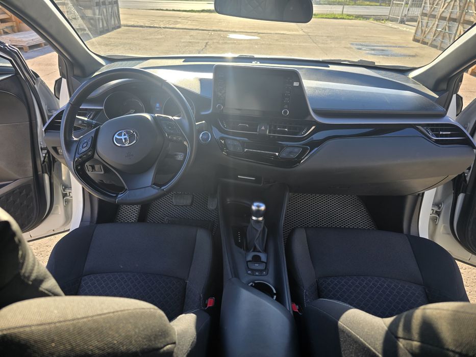 Toyota C-HR Model 2023