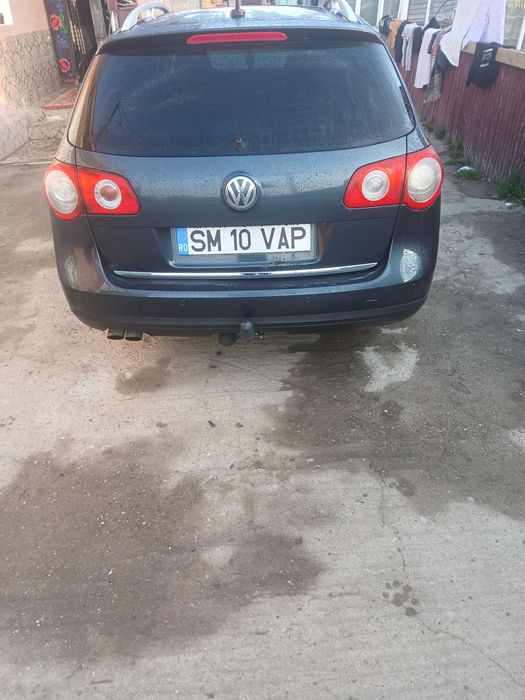 vând passat B6 motor 2.0 140 cai an 2008