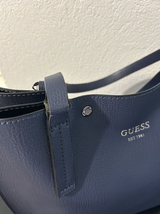 Guess синя чанта