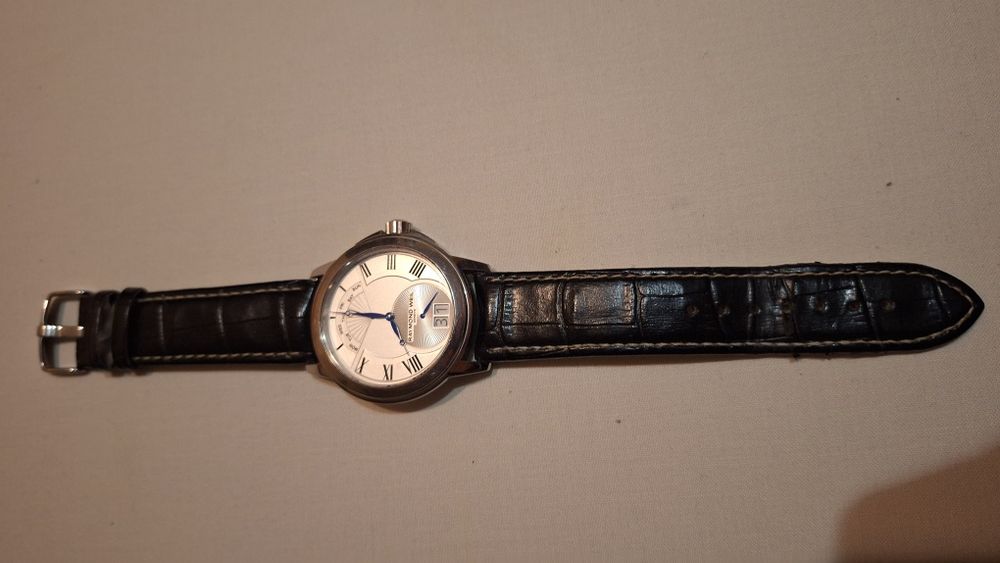 Часовник Raymond Weil