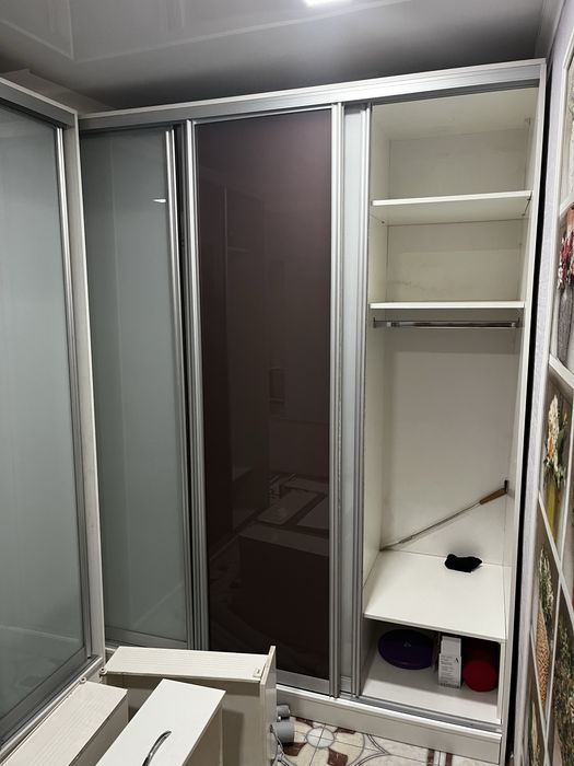 Продам шкаф в прихожую