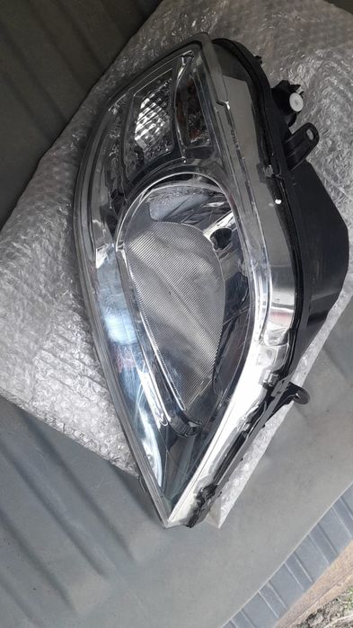 Продам фару на ларгус