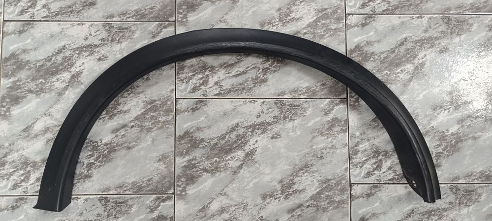 Bandou  aripa stanga spate Nissan Juke