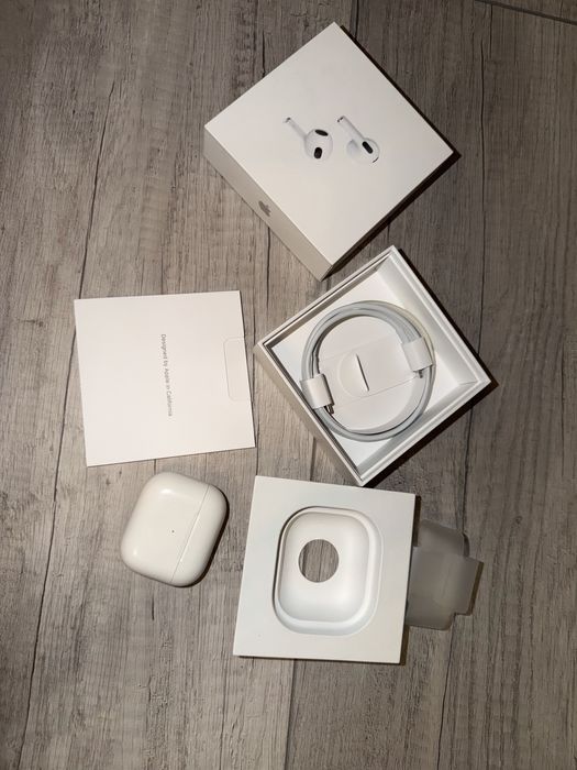 AirPods 3 поколения