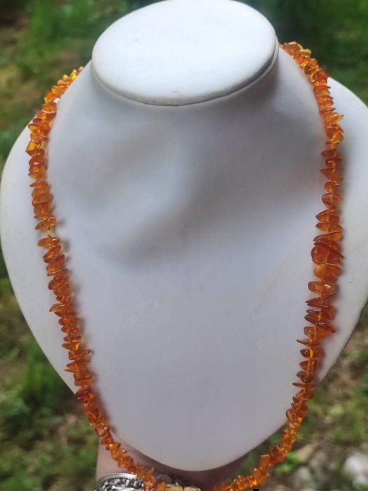 Vechi colier din chihlimbar natural baltic, in nuante de cognac