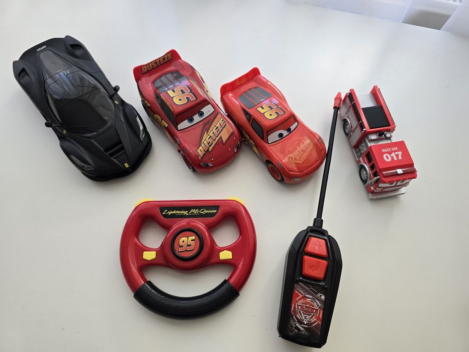 4 Masinute cars din care 2 cu telecomanda