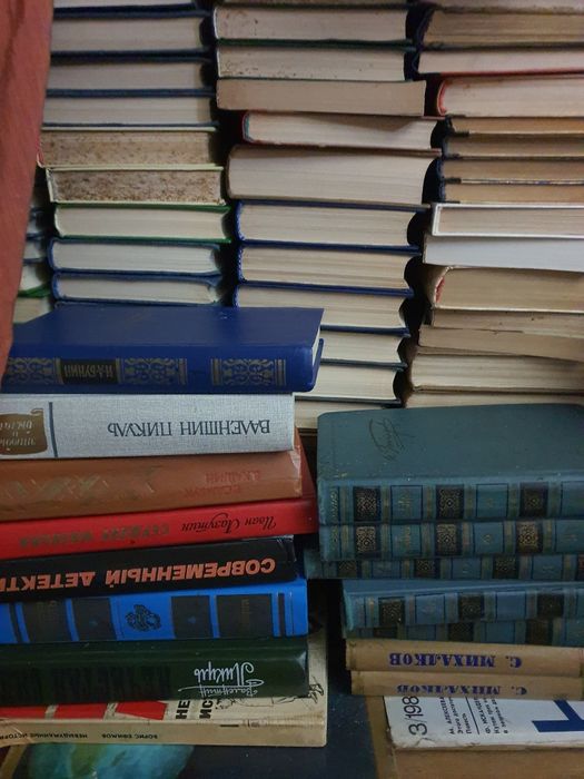 Продаются книги по 3000 сум