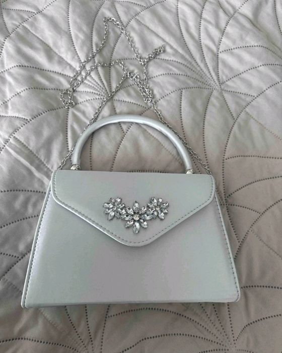 Нова сребърна чанта