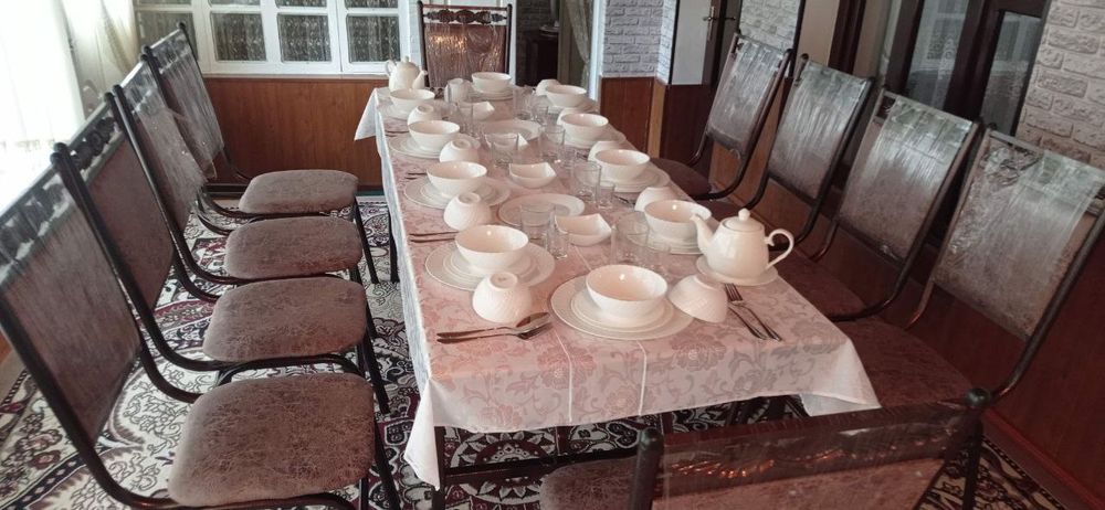 Tóy marosimlar uchun prokat stol stul, idish-tovoqlar