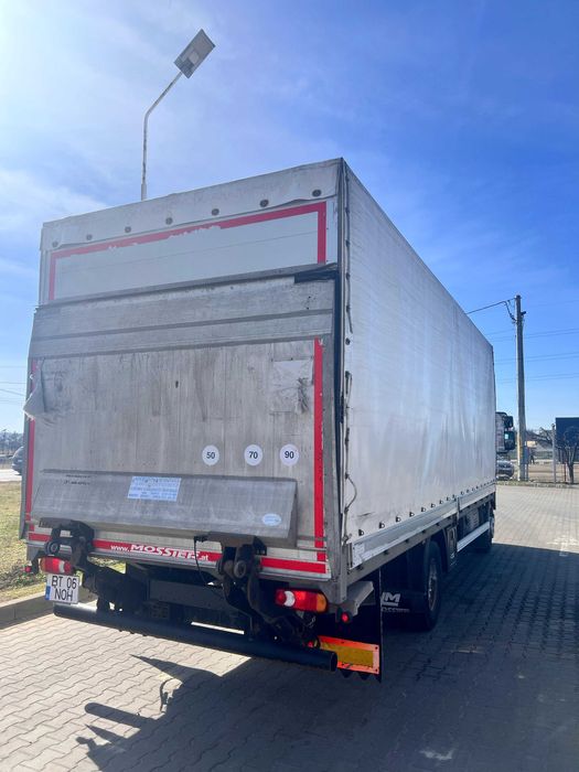 Camion DAF LF 250 FA- 16 tone- prelata cu lift