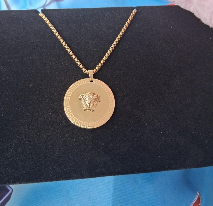 Colier Versace Medusa 130 lei