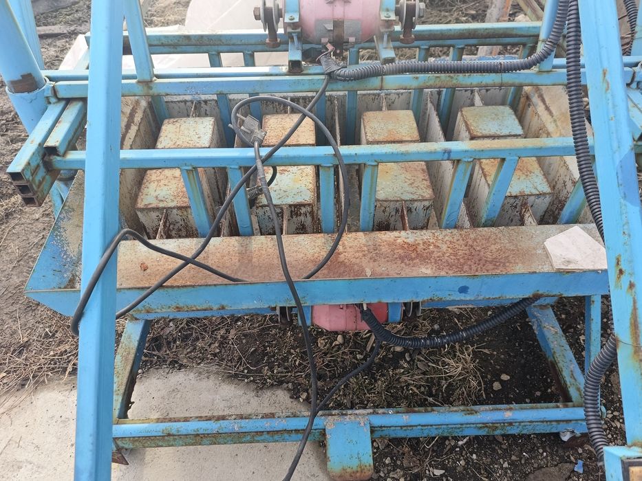 Продам станок для производства пескоблока