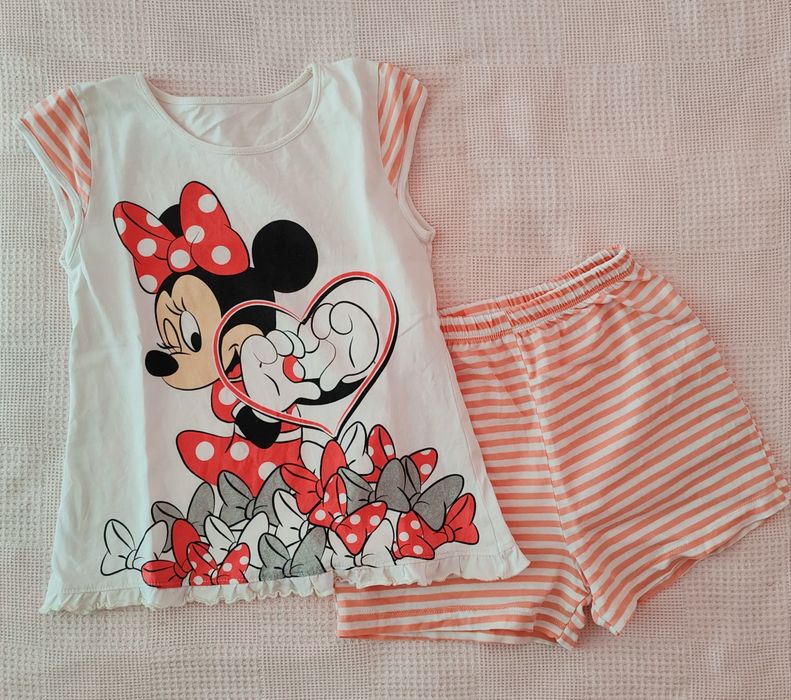 Детски пижами 122 см. Обща цена 26 €