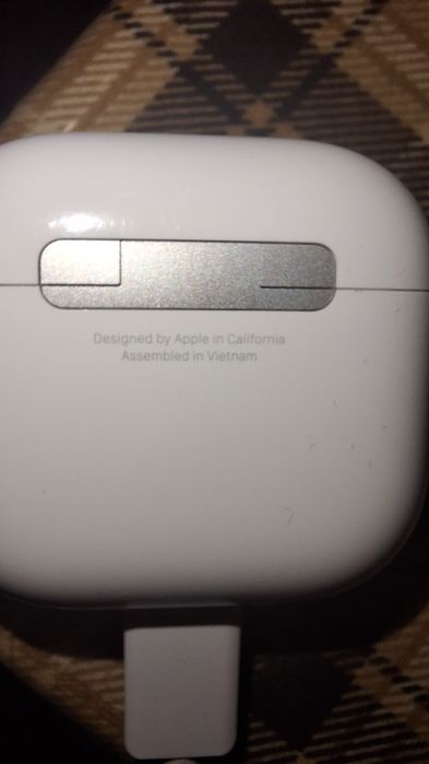 Apple  AirPods   4     срочно