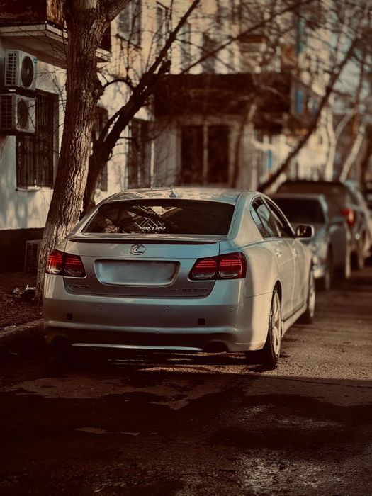 Машина Lexus GS300