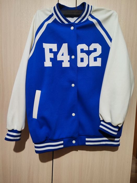 Продам бомбер, разм 42-44