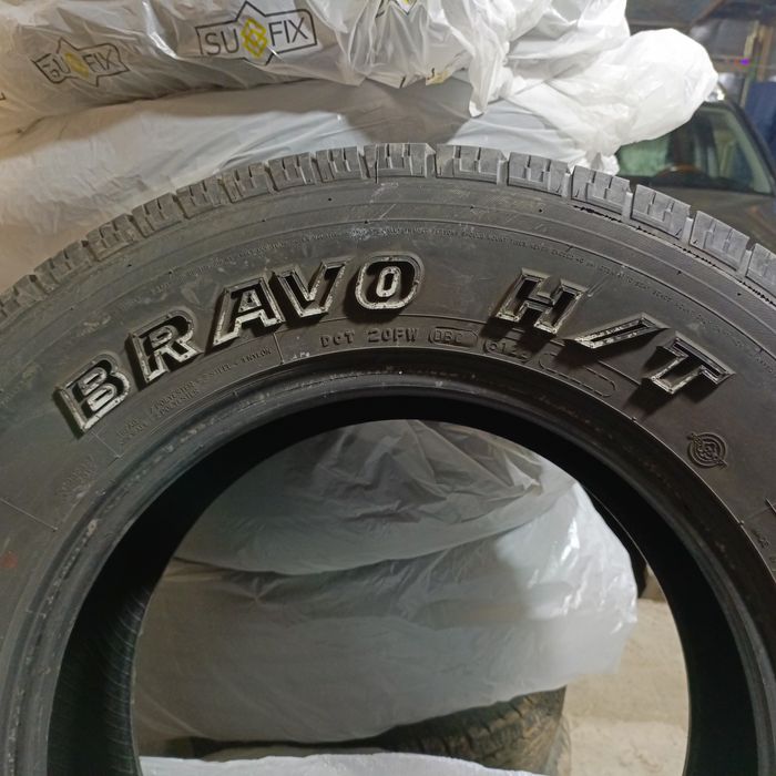 Шины  265/65R17 комплект