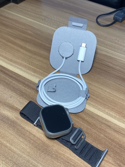 Apple Watch Ultra / 49 mm / Graphite