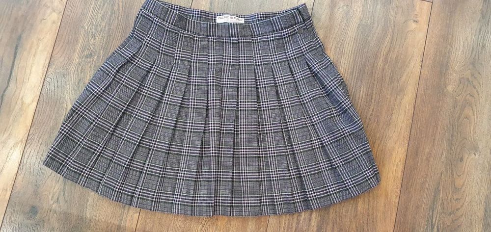 Пола   волани,     Нова