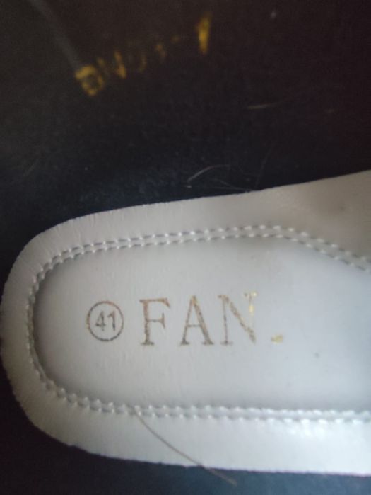 Новые Кожаные туфли 41 размер