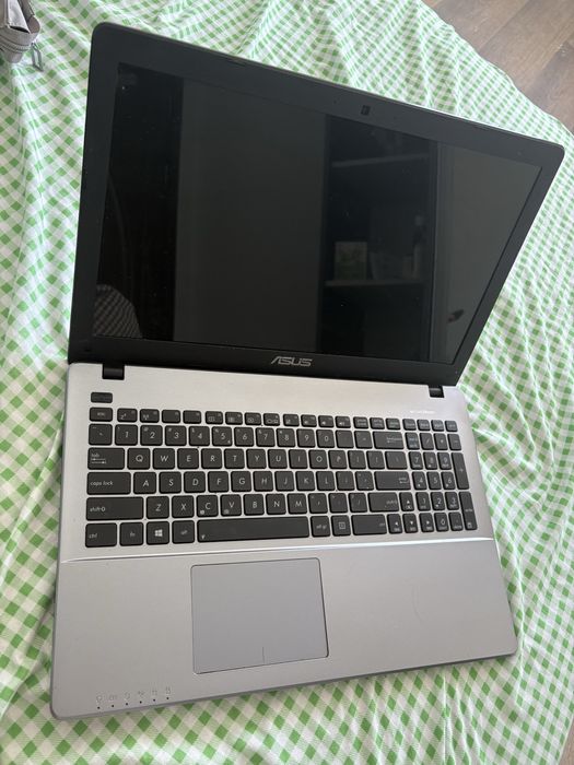 Laptop ASUS vivobook X550 CC