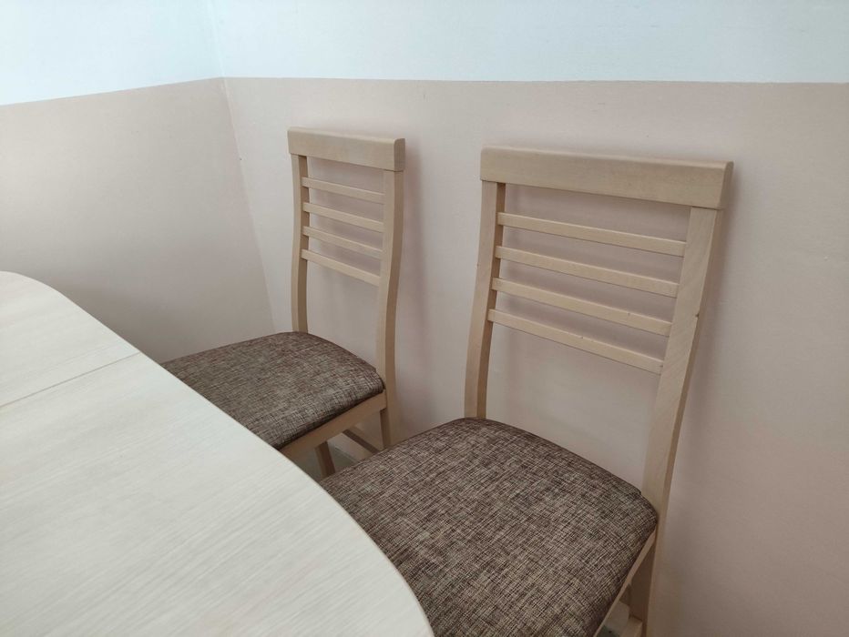 Стол обеденный с 4 стульями