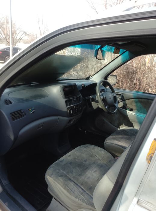 Продам машину Toyota Raum