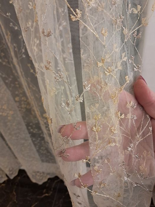 Perdea aurie cu flori  2,30inaltime pe 5,90 lungime