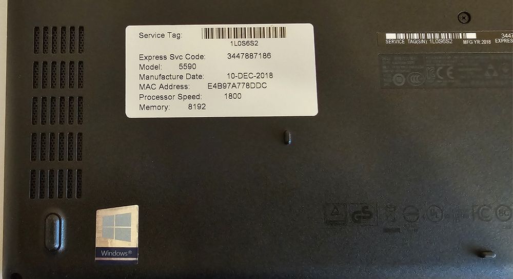 Продавам лаптоп  Dell 5590 32MB RAM 256 GB
