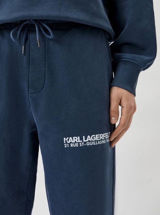 Костюм спортивный