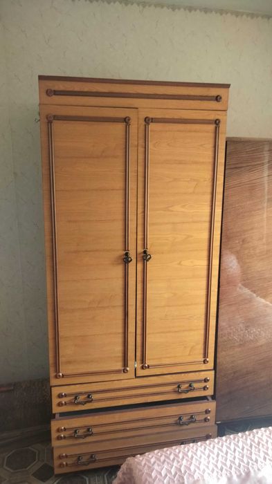 Кровать с тумбочками