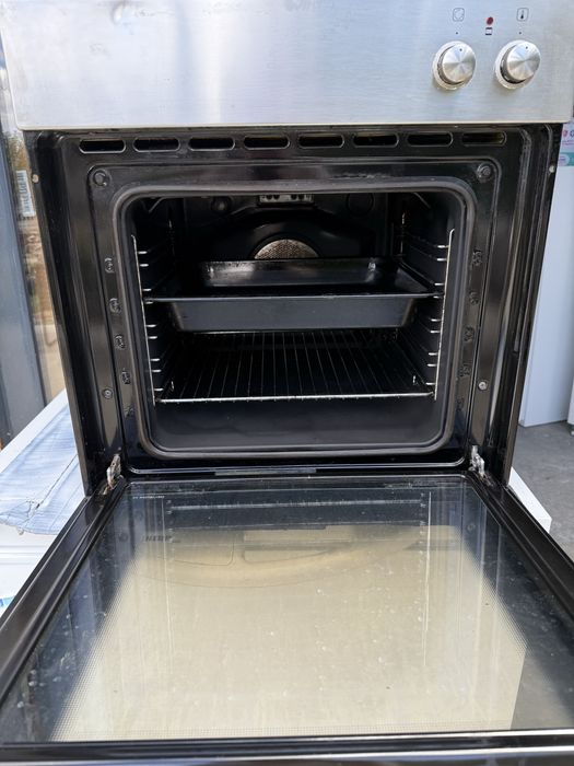 Фурна за вграждане Gorenje с вентилатор