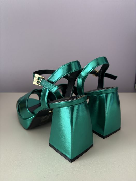 Сандали на ток Buffalo