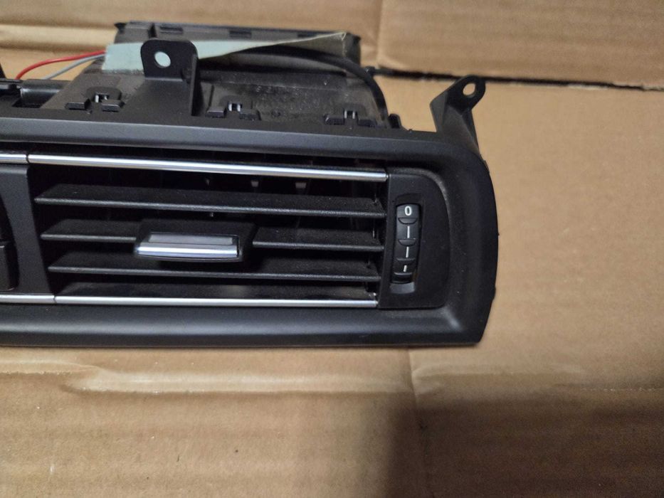 Grila gura guri ventilatie ac centrala BMW seria 5 F10 F11 oem