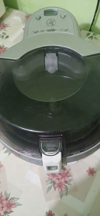 Friteuza de vânzare