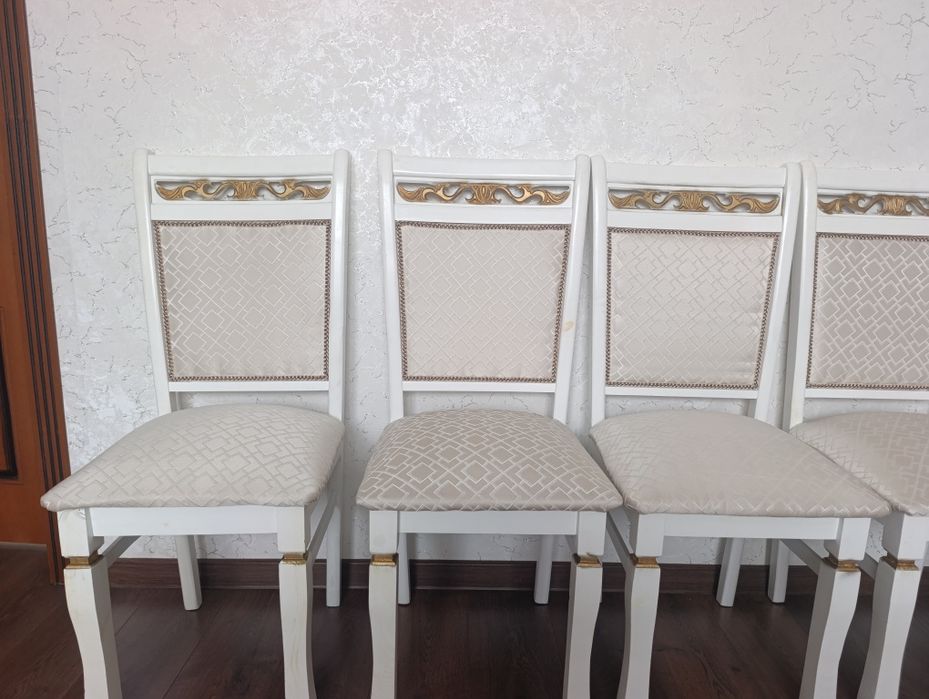 Продам стулья для гостиной