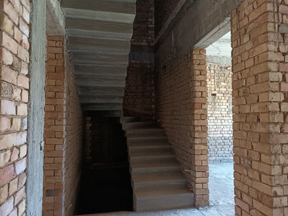 Mehnat 5 sotix 2,5+2,5 korobka